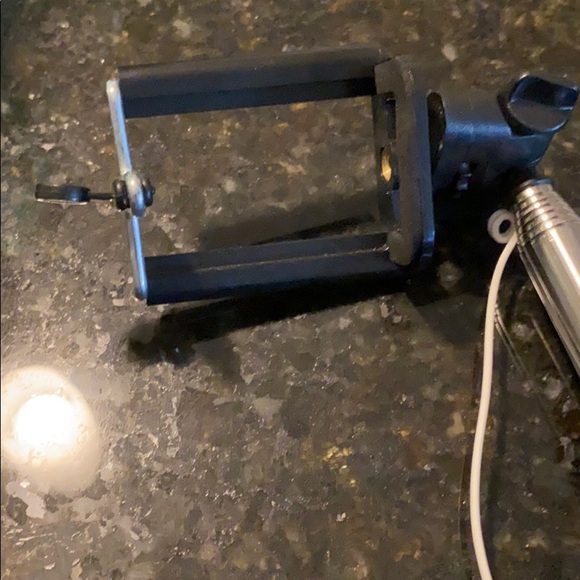 Awesome universal selfie stick. - Picture 4 of 5